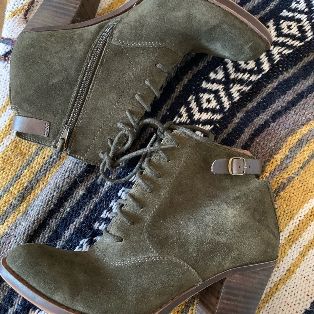 Lucky Brand Green Block Heeled Booties.